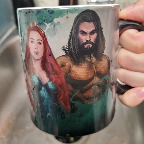 DC Comics Aquaman Color Changing Coffee Mug - Picture 4 of 8